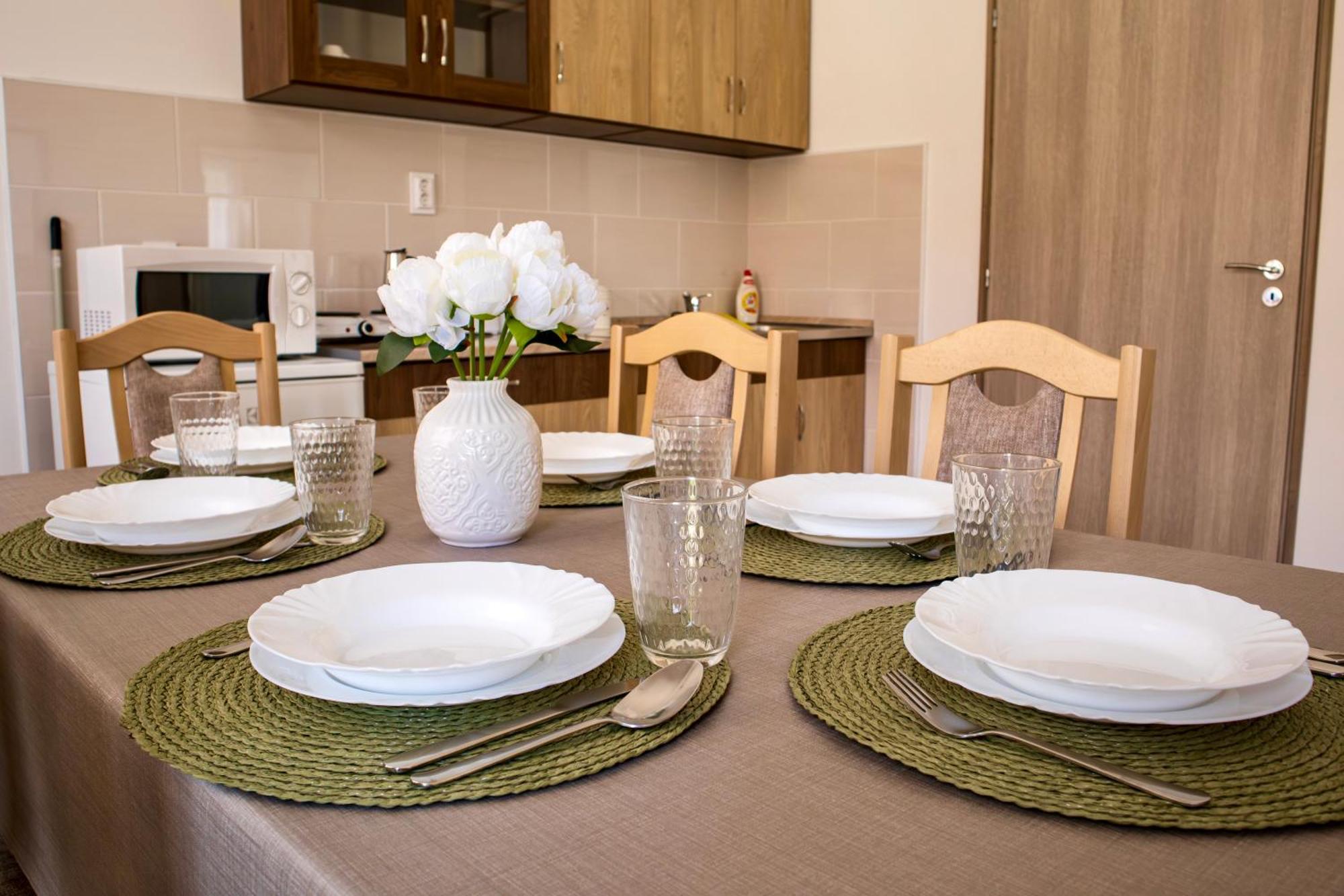Izisz Apartman Matraterenye Εξωτερικό φωτογραφία