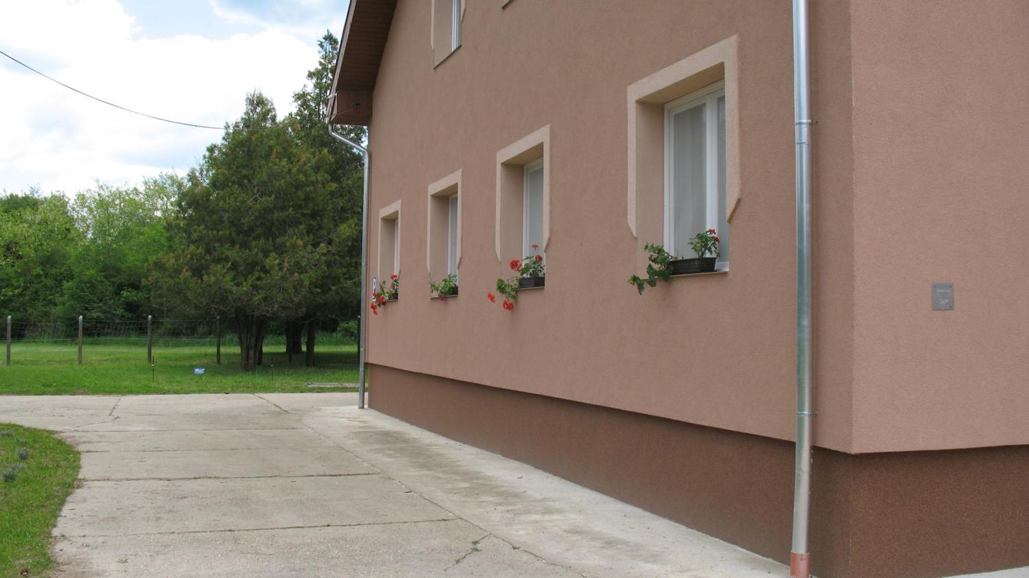 Izisz Apartman Matraterenye Εξωτερικό φωτογραφία