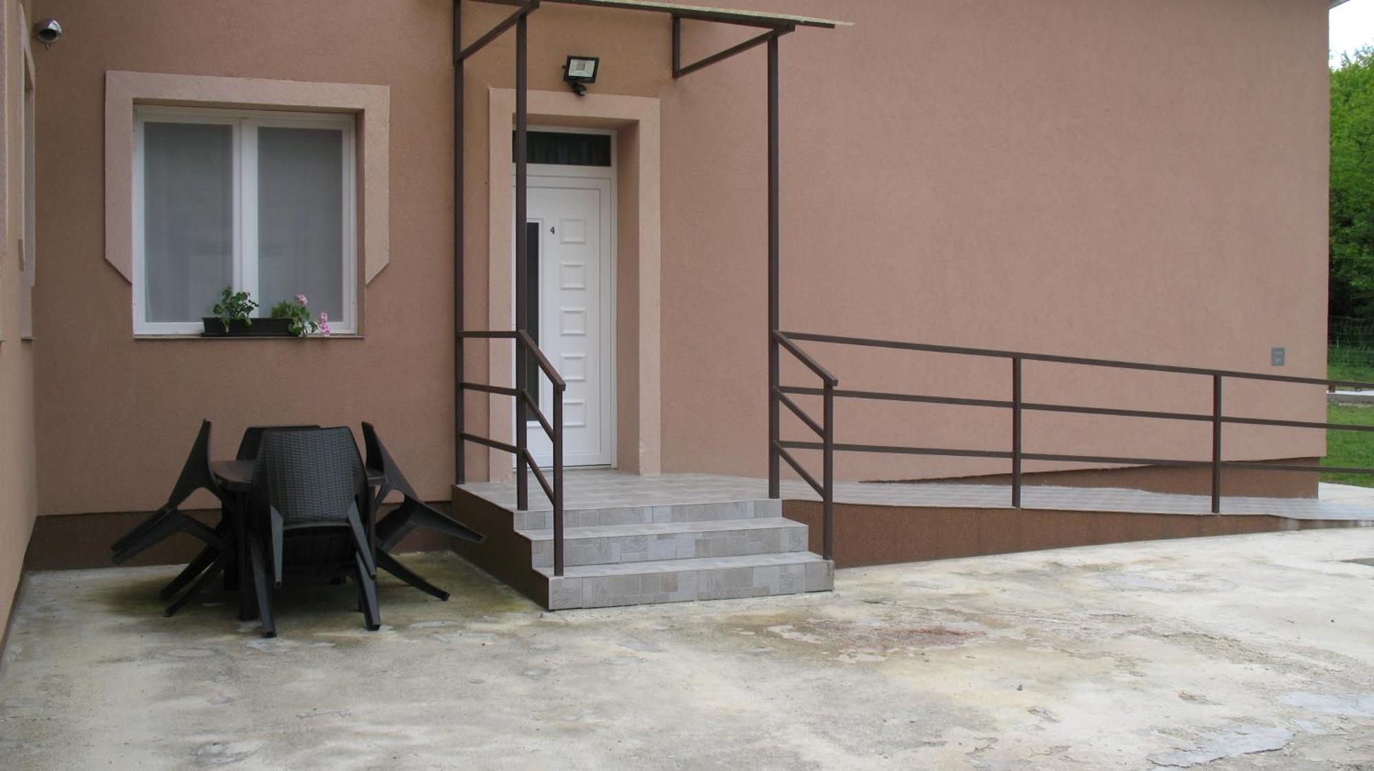 Izisz Apartman Matraterenye Εξωτερικό φωτογραφία
